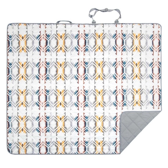 Pendleton Outdoor Packable Blanket - Picture 5 of 8